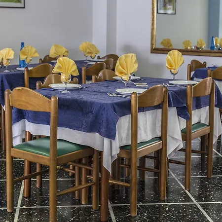 Domus Mea Hotel *
