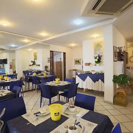 Domus Mea Hotel *